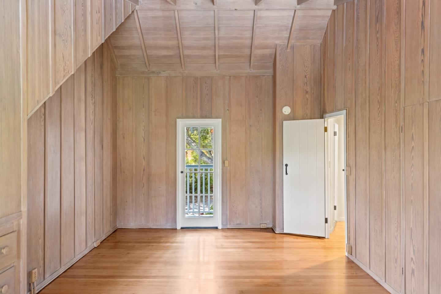 Detail Gallery Image 26 of 45 For 18 Upper Cir, Carmel Valley,  CA 93924 - 5 Beds | 2 Baths