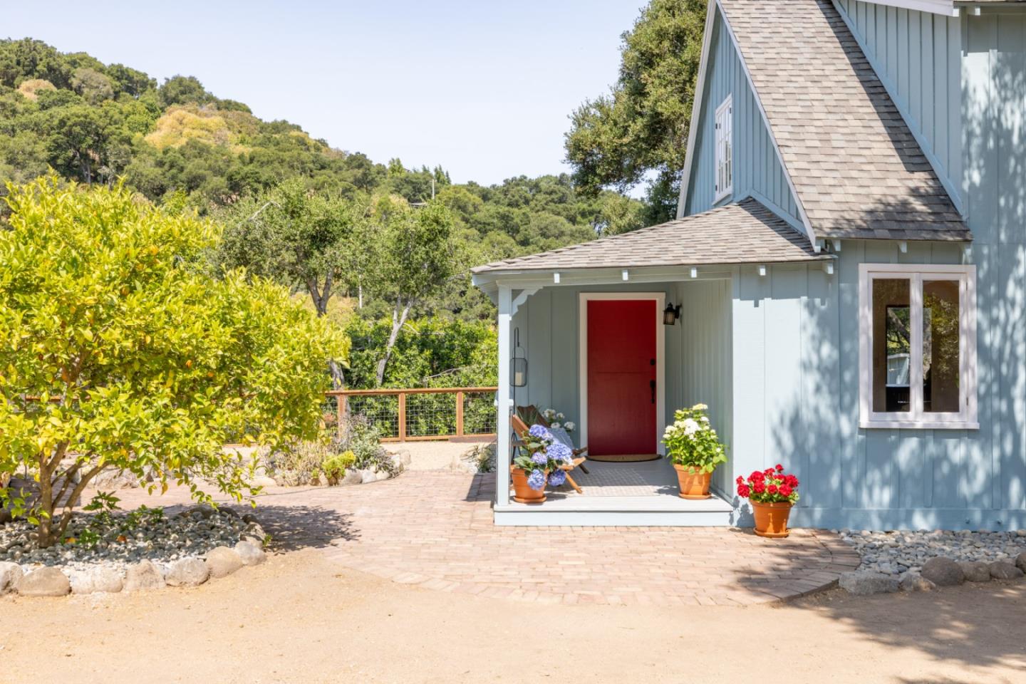 Detail Gallery Image 3 of 45 For 18 Upper Cir, Carmel Valley,  CA 93924 - 5 Beds | 2 Baths