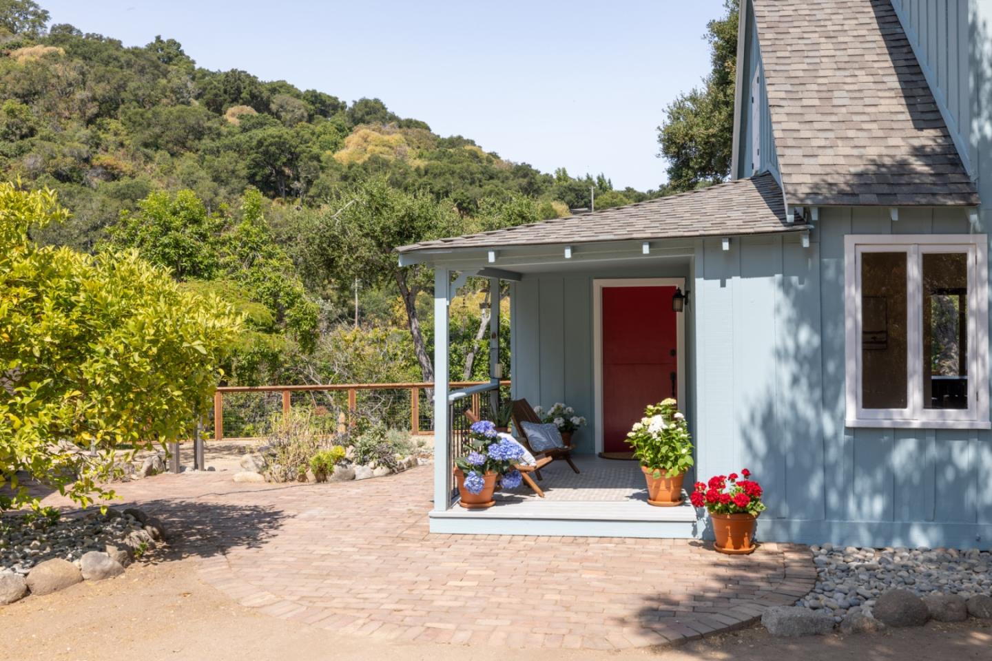 Detail Gallery Image 38 of 45 For 18 Upper Cir, Carmel Valley,  CA 93924 - 5 Beds | 2 Baths
