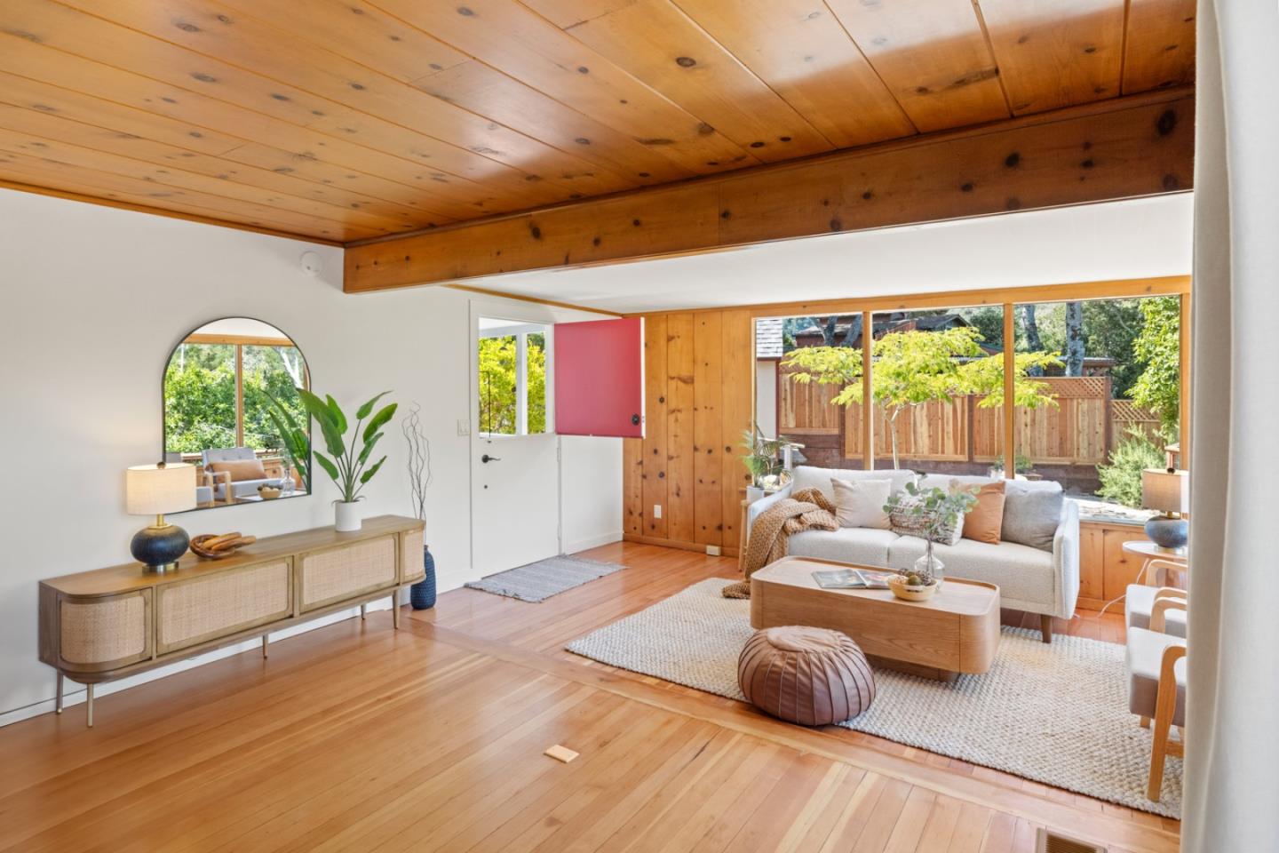 Detail Gallery Image 6 of 45 For 18 Upper Cir, Carmel Valley,  CA 93924 - 5 Beds | 2 Baths