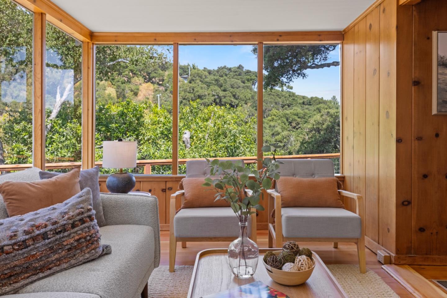 Detail Gallery Image 8 of 45 For 18 Upper Cir, Carmel Valley,  CA 93924 - 5 Beds | 2 Baths