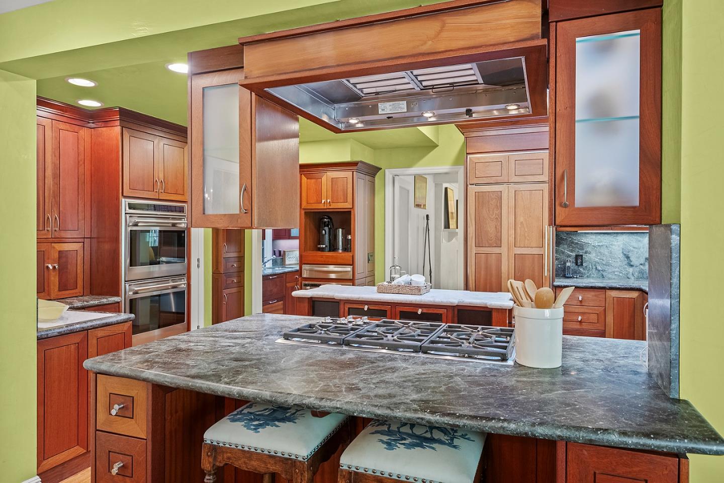 Detail Gallery Image 21 of 61 For 15745 Peach Hill Rd, Saratoga,  CA 95070 - 4 Beds | 3 Baths