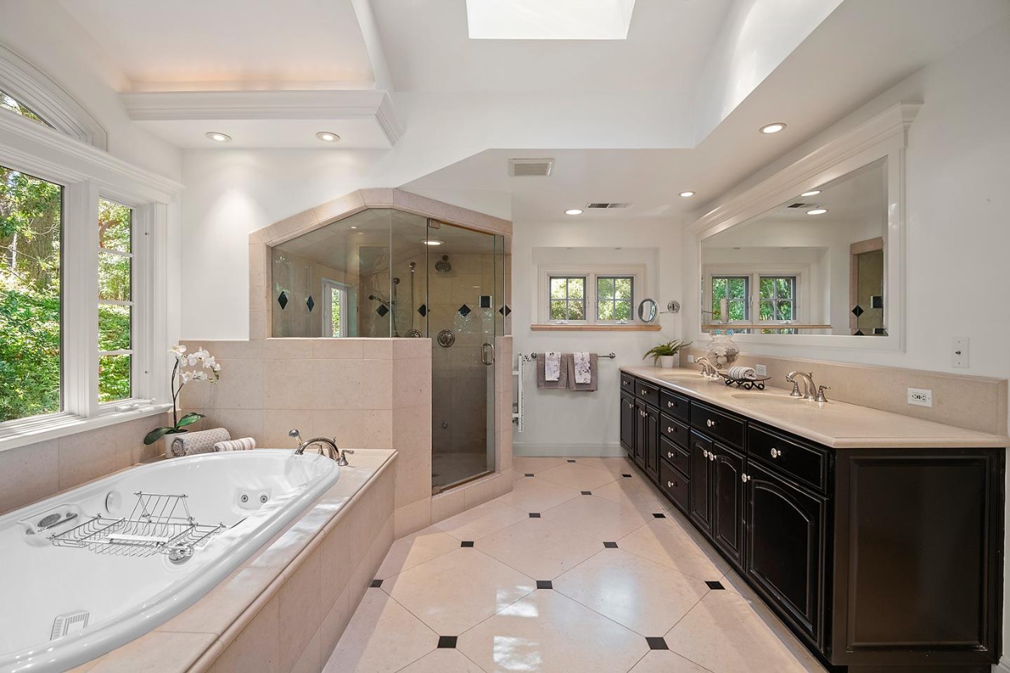 Detail Gallery Image 38 of 61 For 15745 Peach Hill Rd, Saratoga,  CA 95070 - 4 Beds | 3 Baths