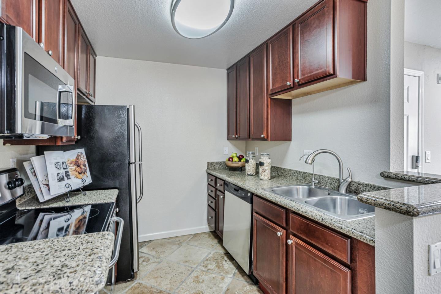 Detail Gallery Image 10 of 32 For 644 Teatree Ct, San Jose,  CA 95128 - 2 Beds | 2 Baths