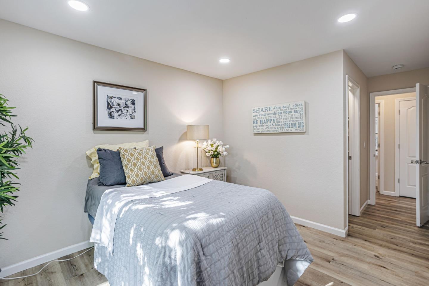 Detail Gallery Image 17 of 32 For 644 Teatree Ct, San Jose,  CA 95128 - 2 Beds | 2 Baths