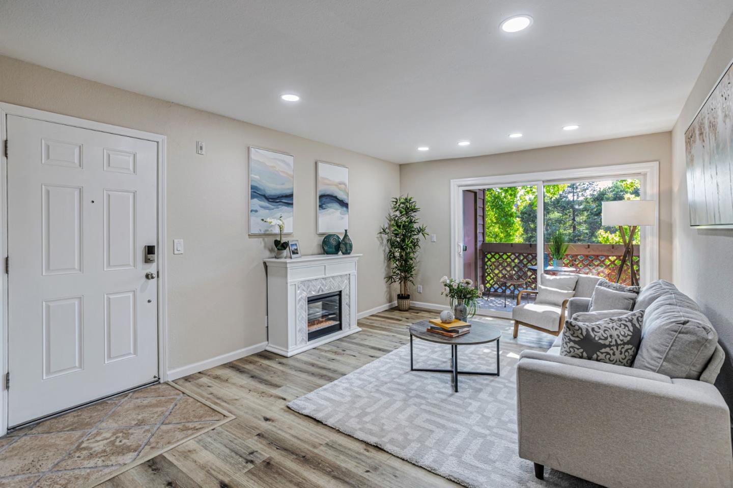 Detail Gallery Image 5 of 32 For 644 Teatree Ct, San Jose,  CA 95128 - 2 Beds | 2 Baths