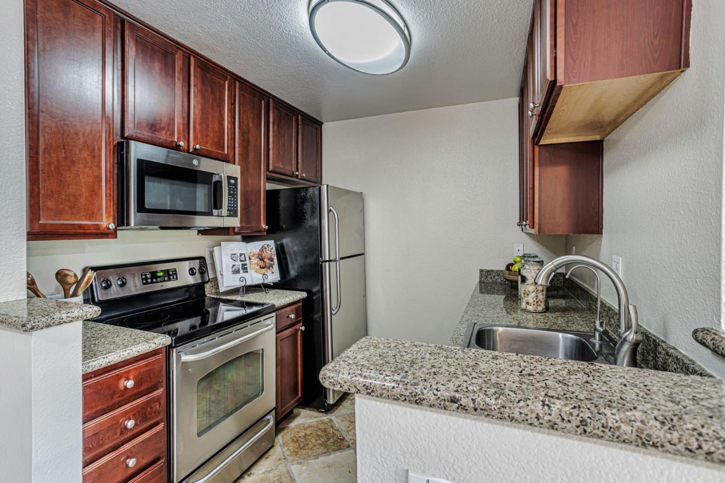 Detail Gallery Image 8 of 32 For 644 Teatree Ct, San Jose,  CA 95128 - 2 Beds | 2 Baths