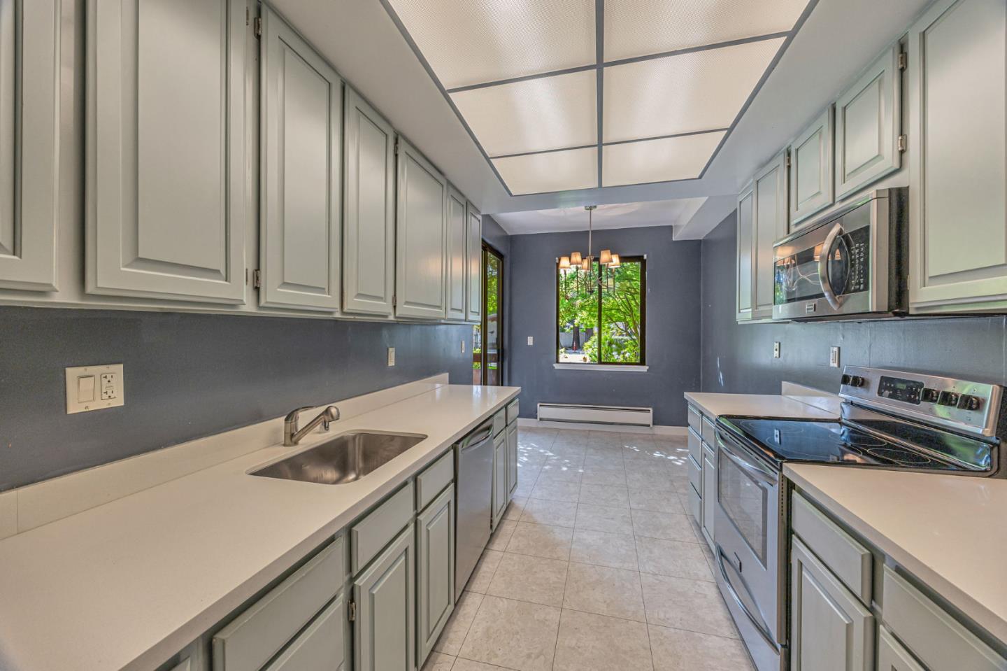 Detail Gallery Image 11 of 32 For 320 Elm St #111,  San Mateo,  CA 94401 - 3 Beds | 2 Baths