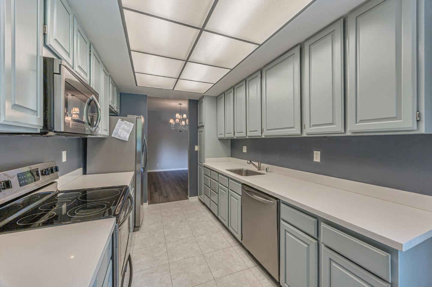 Detail Gallery Image 12 of 32 For 320 Elm St #111,  San Mateo,  CA 94401 - 3 Beds | 2 Baths