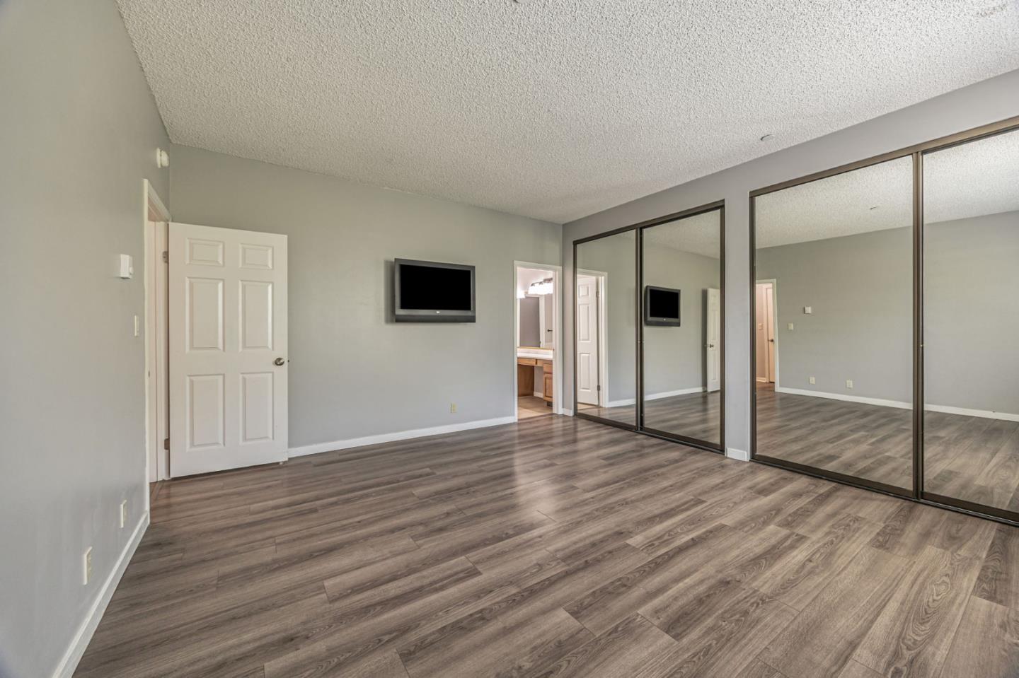 Detail Gallery Image 14 of 32 For 320 Elm St #111,  San Mateo,  CA 94401 - 3 Beds | 2 Baths