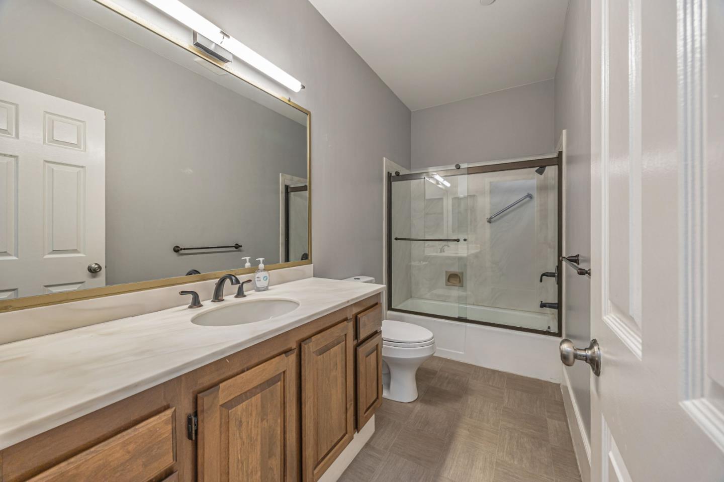 Detail Gallery Image 20 of 32 For 320 Elm St #111,  San Mateo,  CA 94401 - 3 Beds | 2 Baths