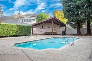 Detail Gallery Image 25 of 32 For 320 Elm St #111,  San Mateo,  CA 94401 - 3 Beds | 2 Baths
