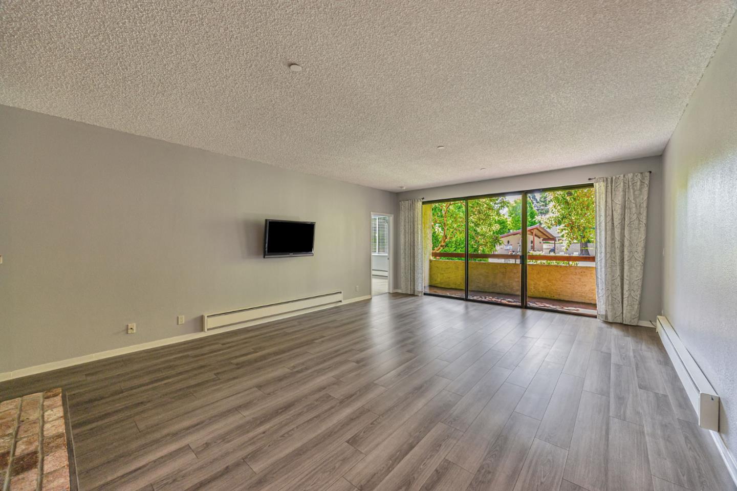 Detail Gallery Image 6 of 32 For 320 Elm St #111,  San Mateo,  CA 94401 - 3 Beds | 2 Baths