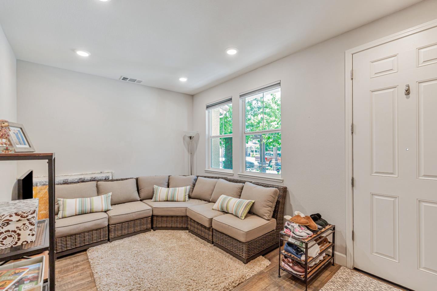 Detail Gallery Image 10 of 34 For 31 Dill Ln, Morgan Hill,  CA 95037 - 3 Beds | 2/1 Baths