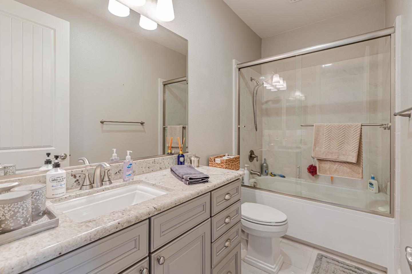 Detail Gallery Image 25 of 34 For 31 Dill Ln, Morgan Hill,  CA 95037 - 3 Beds | 2/1 Baths