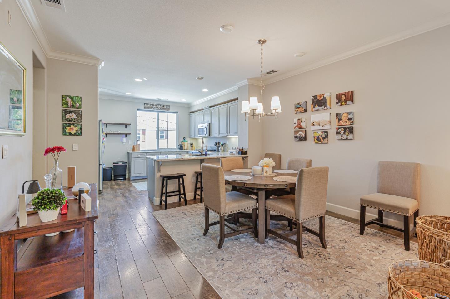 Detail Gallery Image 3 of 34 For 31 Dill Ln, Morgan Hill,  CA 95037 - 3 Beds | 2/1 Baths