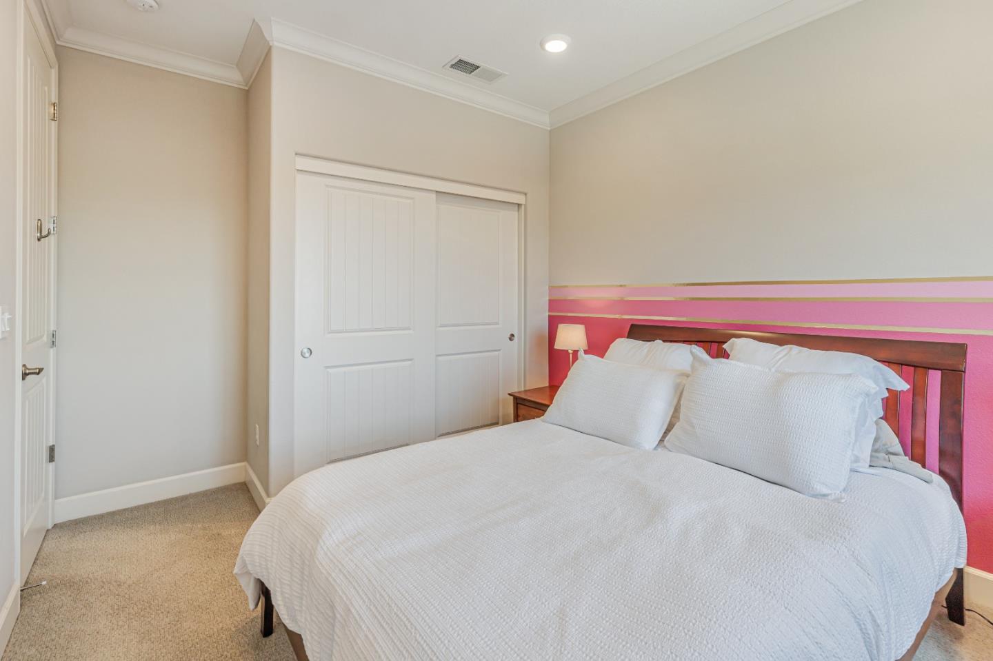 Detail Gallery Image 6 of 34 For 31 Dill Ln, Morgan Hill,  CA 95037 - 3 Beds | 2/1 Baths