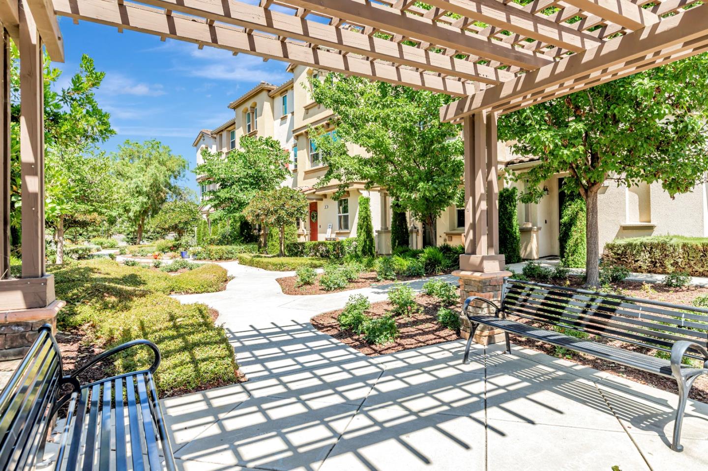 Detail Gallery Image 9 of 34 For 31 Dill Ln, Morgan Hill,  CA 95037 - 3 Beds | 2/1 Baths