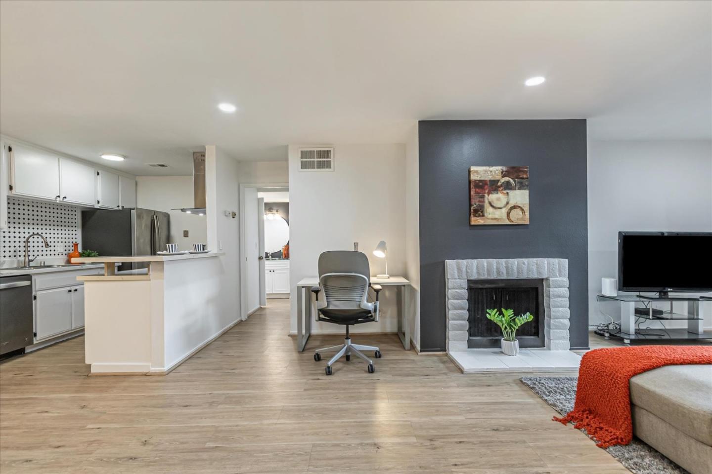 Detail Gallery Image 3 of 40 For 247 N Capitol Ave #105,  San Jose,  CA 95127 - 1 Beds | 1 Baths