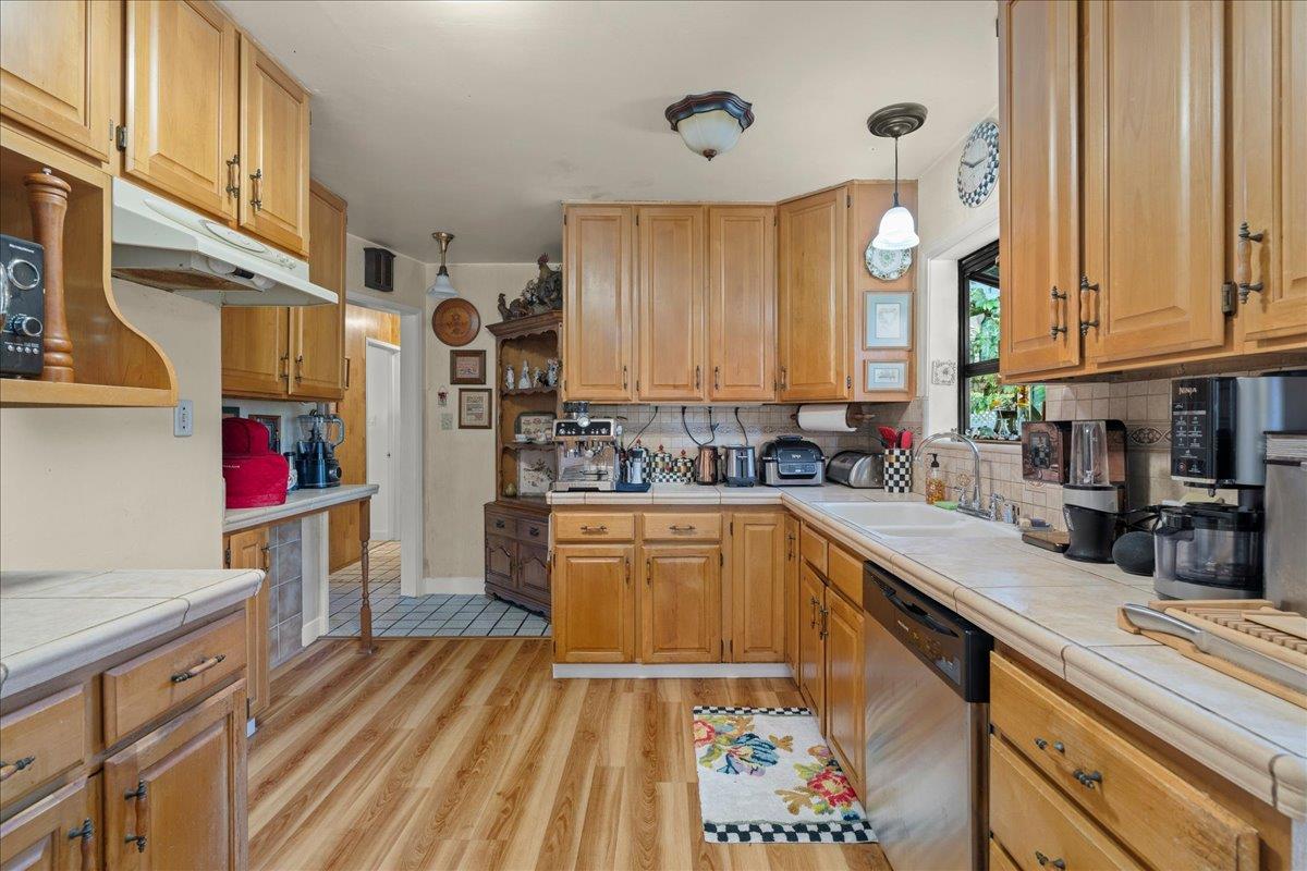 Detail Gallery Image 9 of 15 For 1829 Cabana Dr, San Jose,  CA 95125 - 3 Beds | 1/1 Baths
