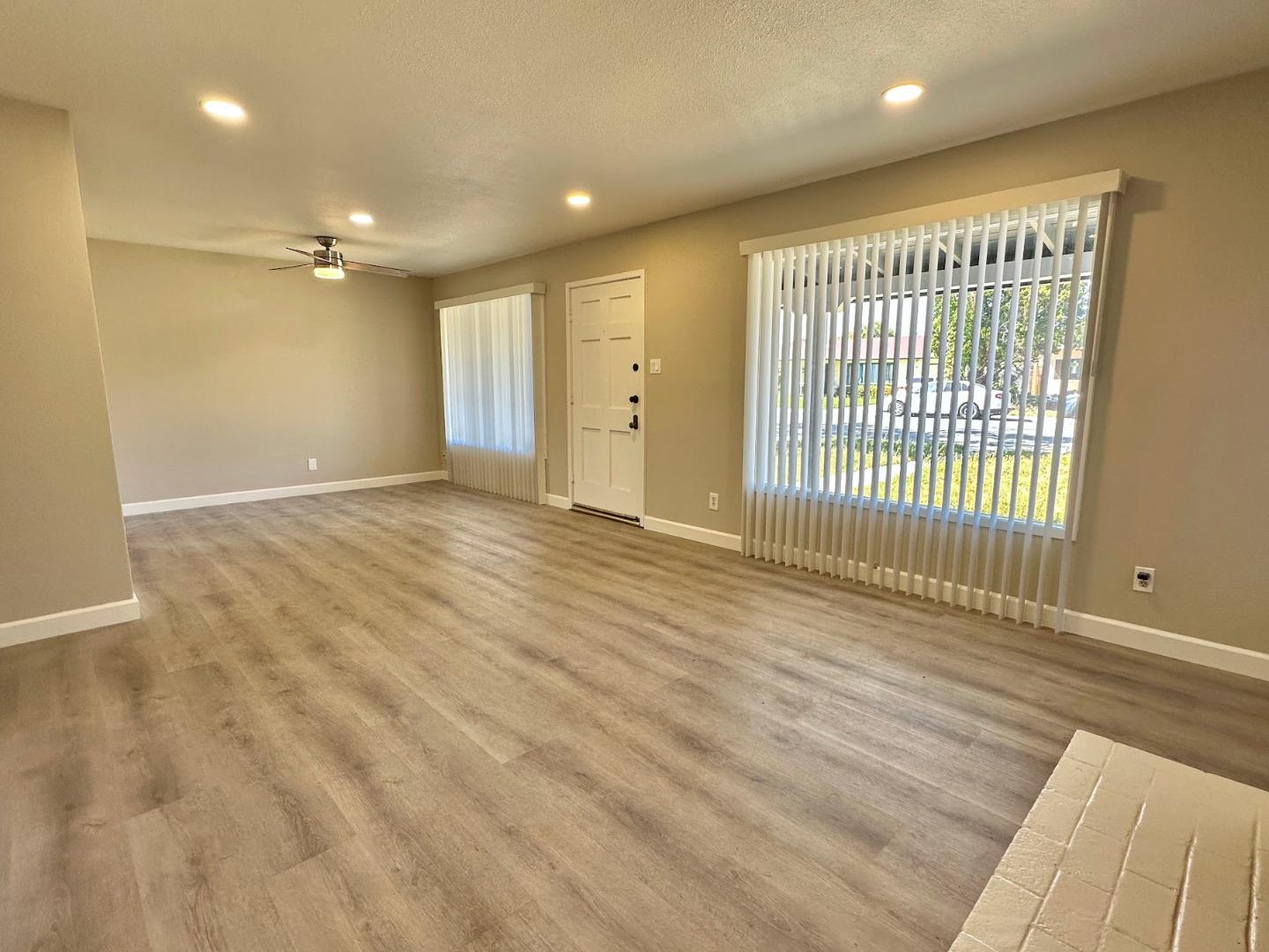 Detail Gallery Image 4 of 23 For 364 Sequoia St, Salinas,  CA 93906 - 3 Beds | 1/1 Baths