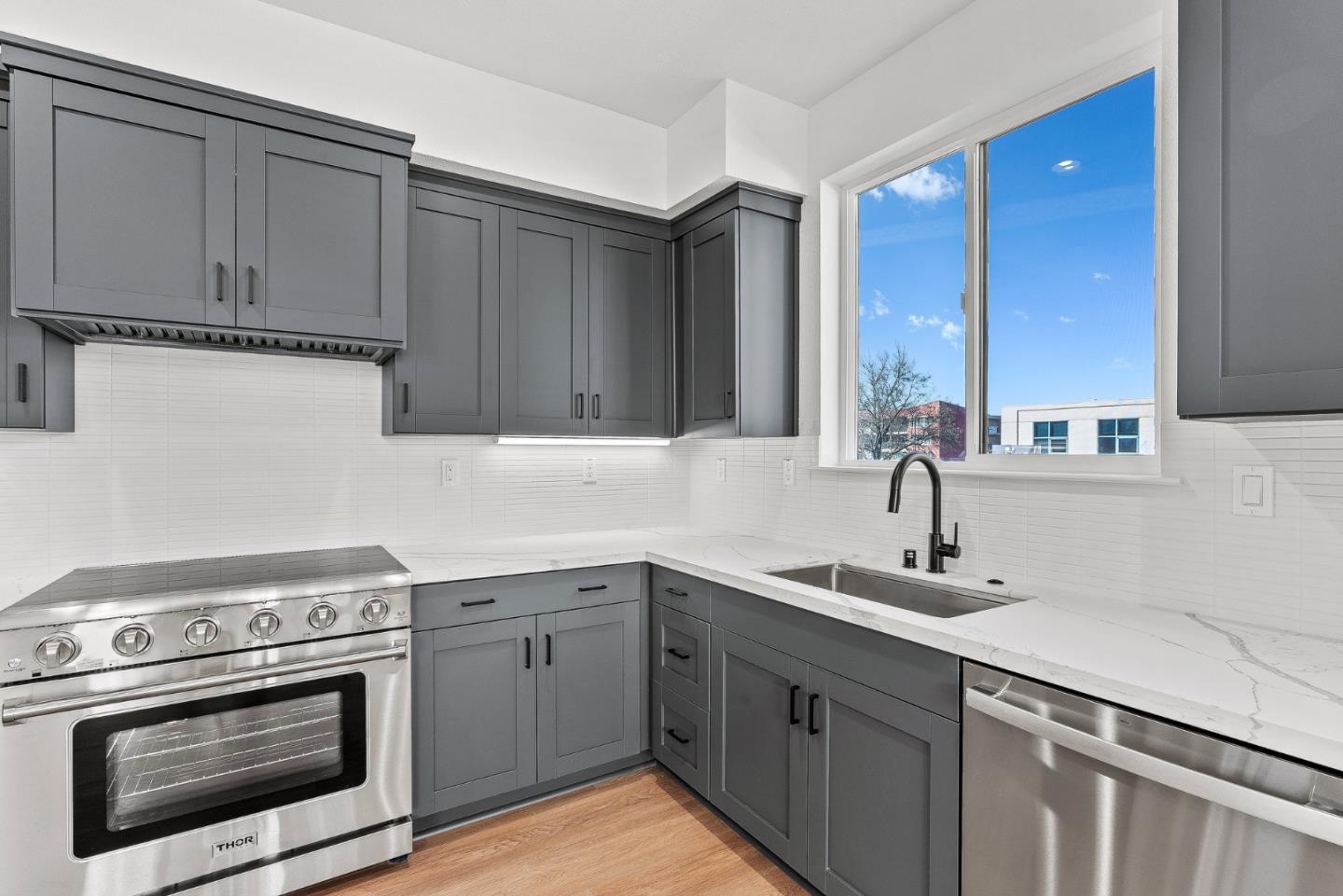 Detail Gallery Image 17 of 29 For 939 Woodside Rd, Redwood City,  CA 94061 - 4 Beds | 2/1 Baths