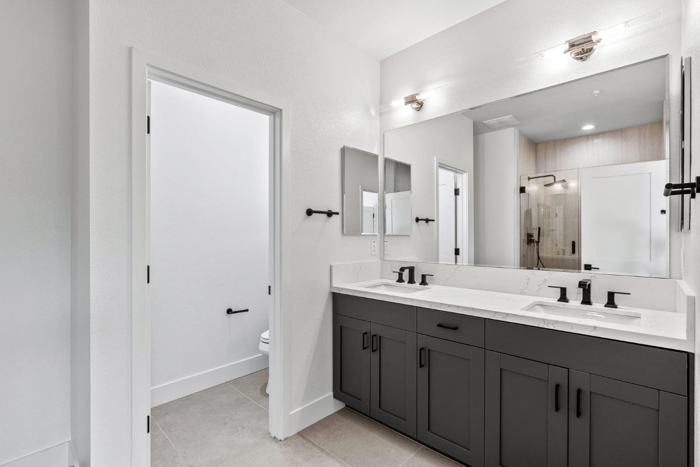 Detail Gallery Image 23 of 29 For 939 Woodside Rd, Redwood City,  CA 94061 - 4 Beds | 2/1 Baths