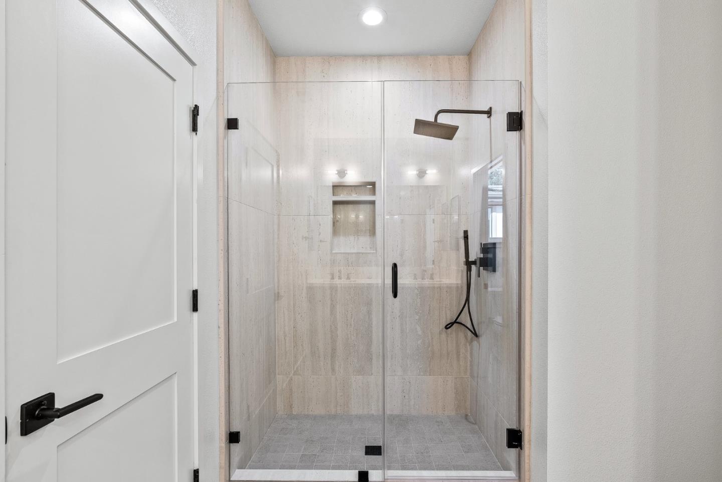 Detail Gallery Image 24 of 29 For 939 Woodside Rd, Redwood City,  CA 94061 - 4 Beds | 2/1 Baths