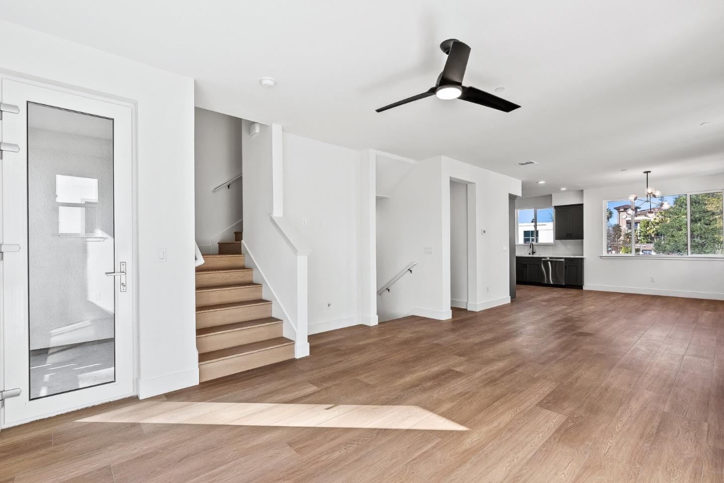 Detail Gallery Image 6 of 29 For 939 Woodside Rd, Redwood City,  CA 94061 - 4 Beds | 2/1 Baths