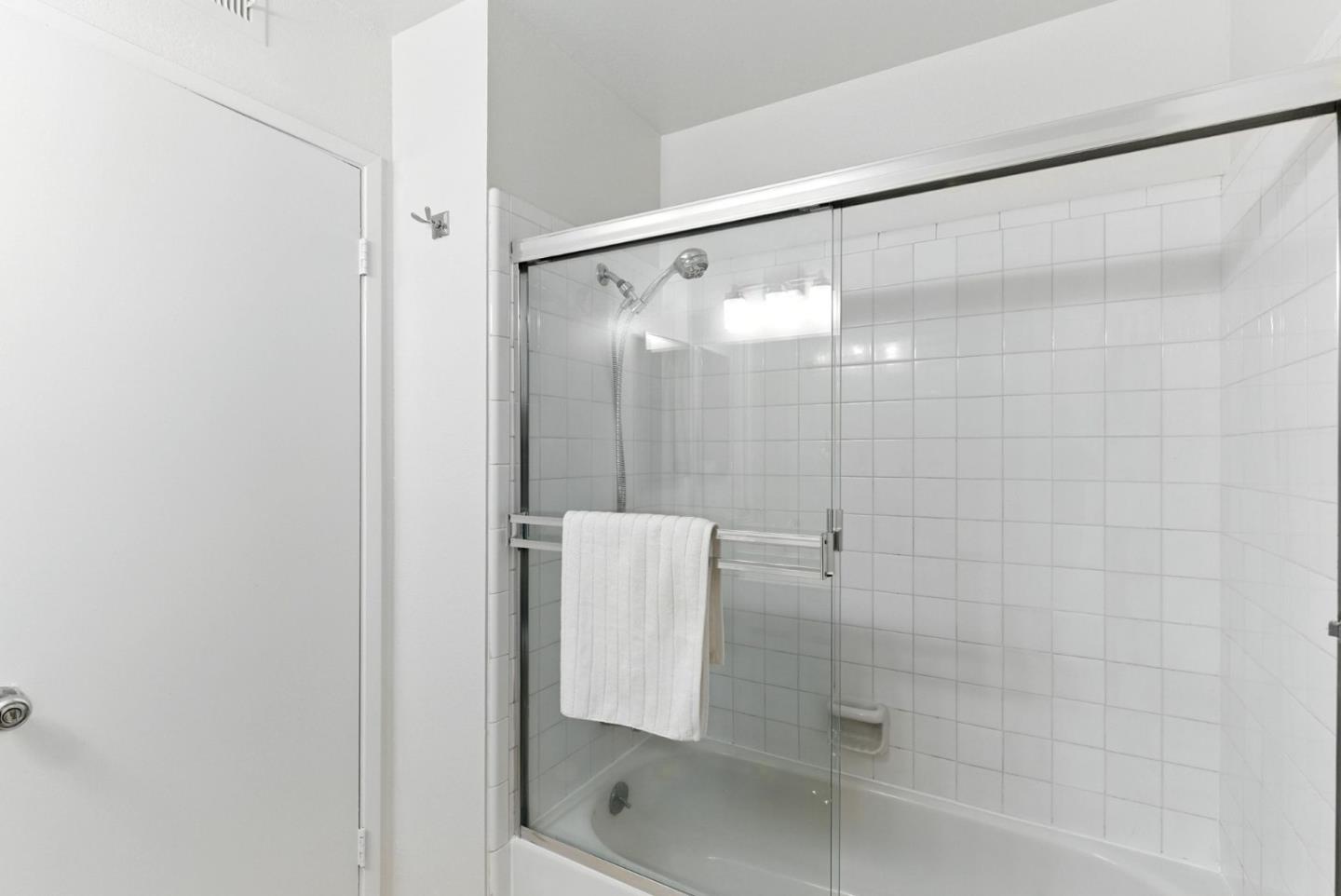 Detail Gallery Image 13 of 33 For 1001 E Evelyn Ter #110,  Sunnyvale,  CA 94086 - 2 Beds | 1 Baths