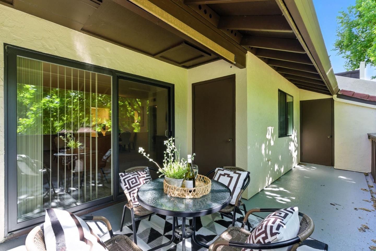 Detail Gallery Image 19 of 33 For 1001 E Evelyn Ter #110,  Sunnyvale,  CA 94086 - 2 Beds | 1 Baths