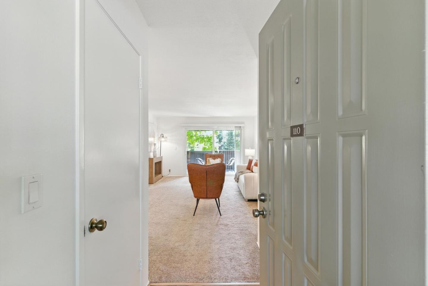 Detail Gallery Image 2 of 33 For 1001 E Evelyn Ter #110,  Sunnyvale,  CA 94086 - 2 Beds | 1 Baths