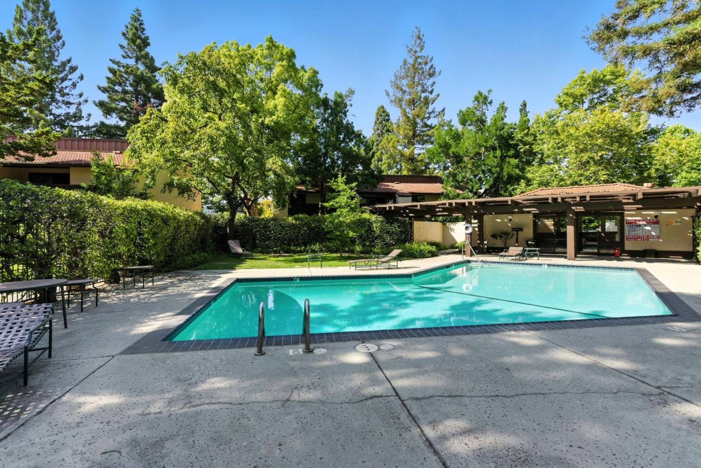 Detail Gallery Image 24 of 33 For 1001 E Evelyn Ter #110,  Sunnyvale,  CA 94086 - 2 Beds | 1 Baths