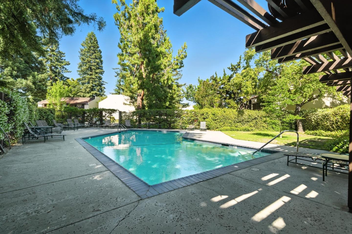 Detail Gallery Image 25 of 33 For 1001 E Evelyn Ter #110,  Sunnyvale,  CA 94086 - 2 Beds | 1 Baths
