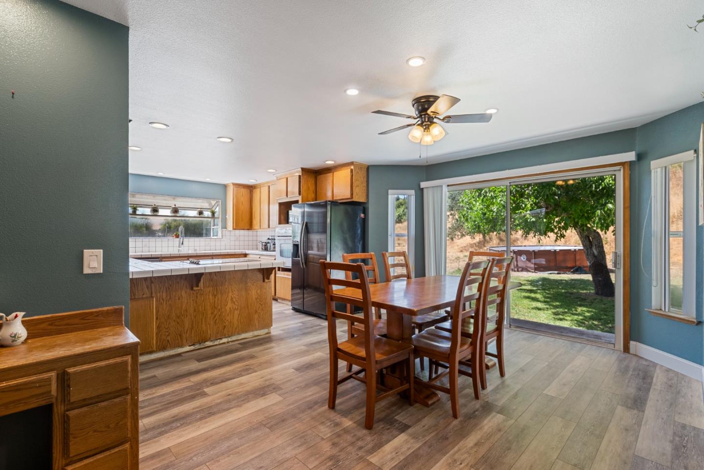 Detail Gallery Image 16 of 61 For 695 Hospital Rd, Hollister,  CA 95023 - 4 Beds | 3 Baths