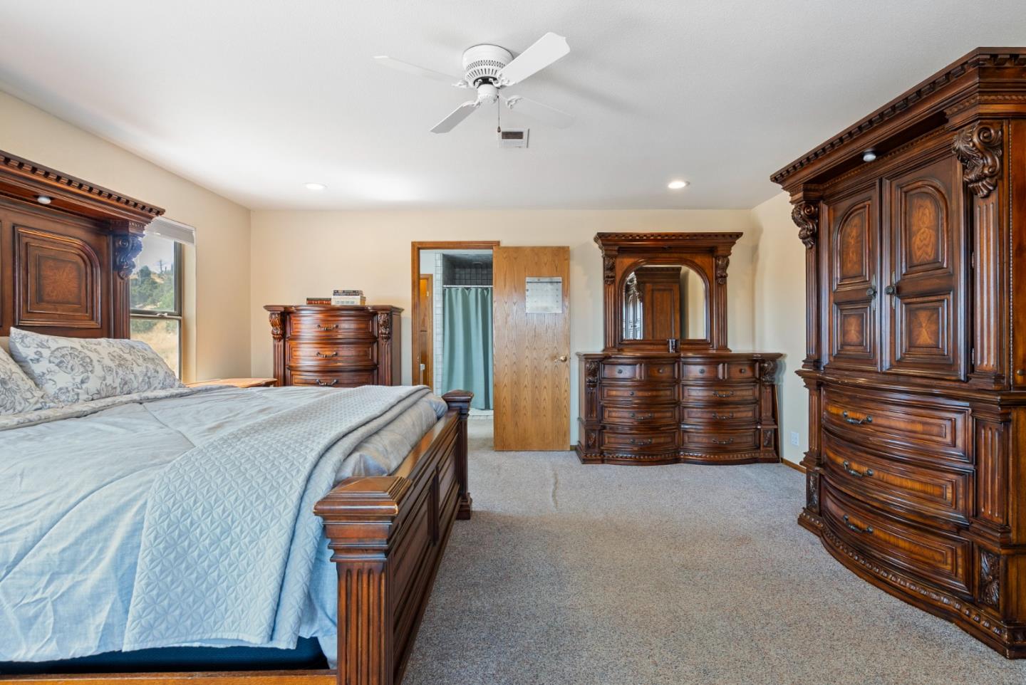 Detail Gallery Image 33 of 61 For 695 Hospital Rd, Hollister,  CA 95023 - 4 Beds | 3 Baths