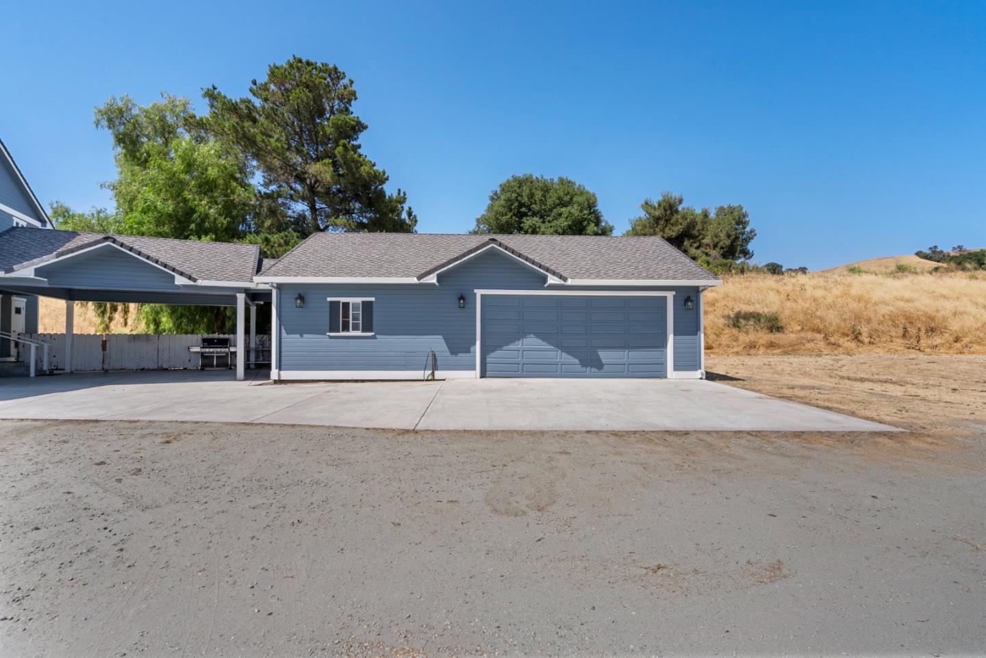 Detail Gallery Image 42 of 61 For 695 Hospital Rd, Hollister,  CA 95023 - 4 Beds | 3 Baths