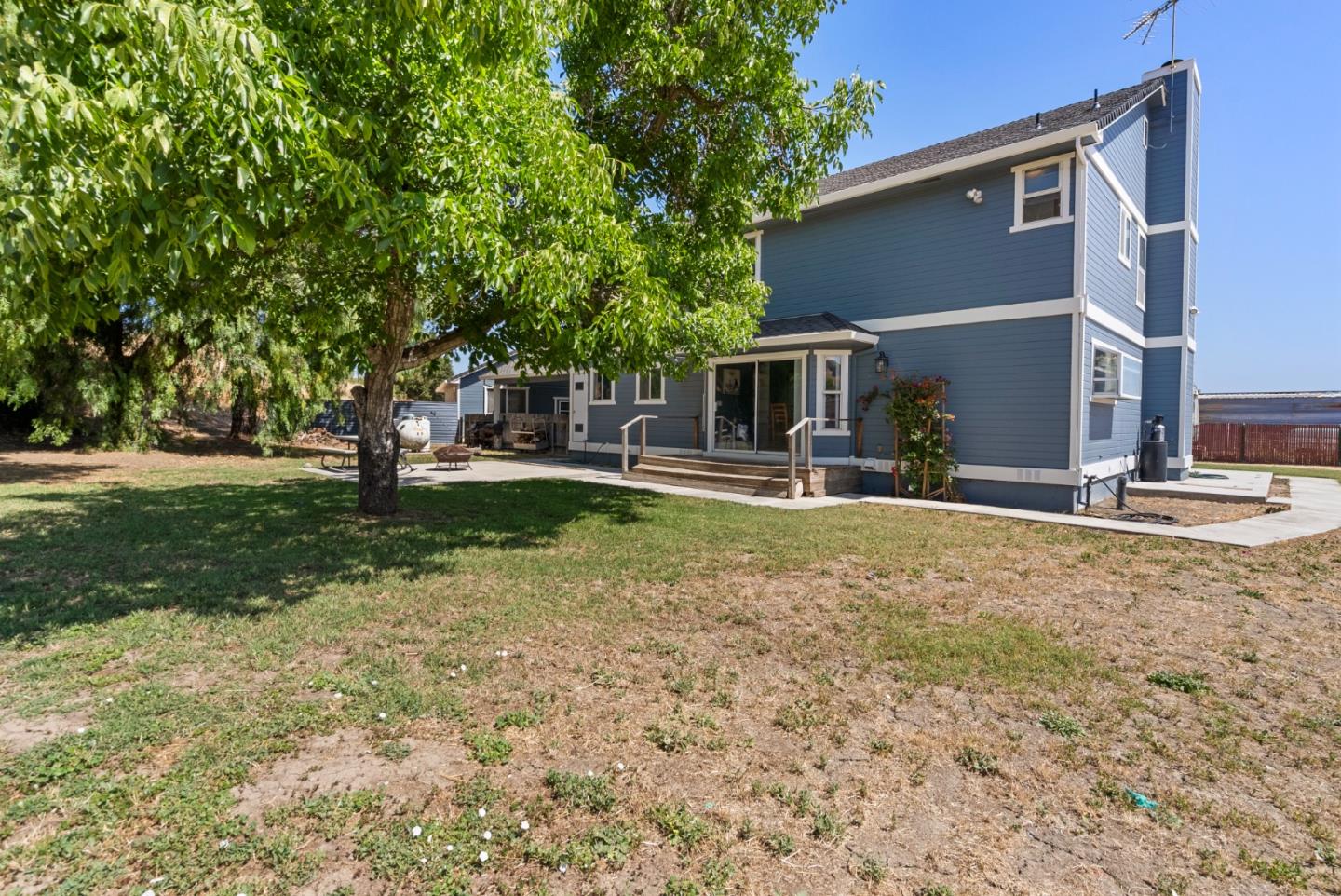 Detail Gallery Image 48 of 61 For 695 Hospital Rd, Hollister,  CA 95023 - 4 Beds | 3 Baths
