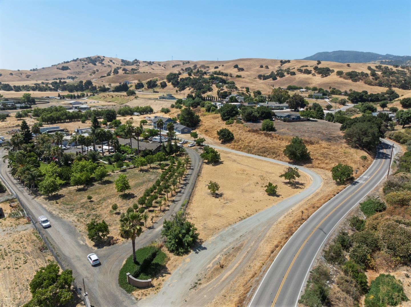 Detail Gallery Image 51 of 61 For 695 Hospital Rd, Hollister,  CA 95023 - 4 Beds | 3 Baths