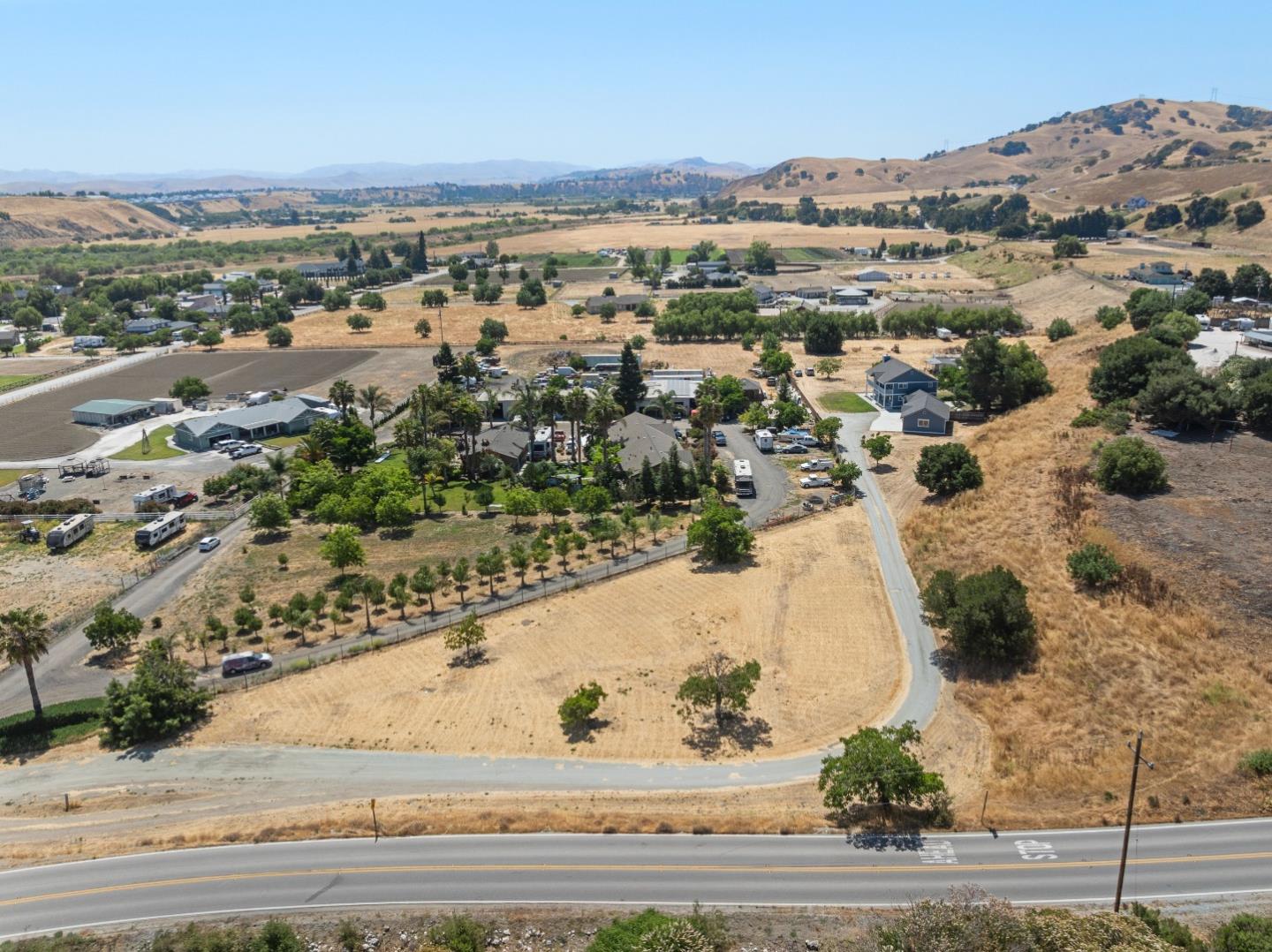 Detail Gallery Image 52 of 61 For 695 Hospital Rd, Hollister,  CA 95023 - 4 Beds | 3 Baths