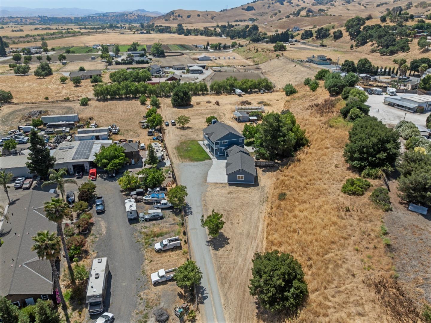 Detail Gallery Image 53 of 61 For 695 Hospital Rd, Hollister,  CA 95023 - 4 Beds | 3 Baths
