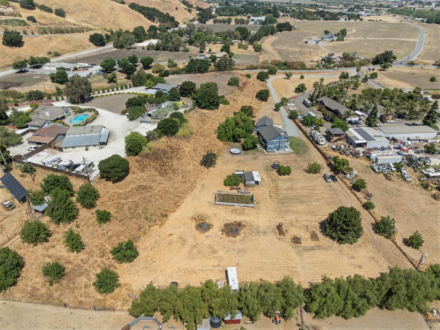 Detail Gallery Image 58 of 61 For 695 Hospital Rd, Hollister,  CA 95023 - 4 Beds | 3 Baths