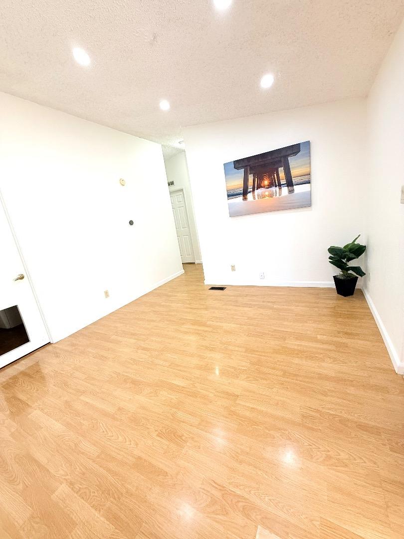 Detail Gallery Image 7 of 27 For 200 Ford Rd #160,  San Jose,  CA 95138 - 3 Beds | 2 Baths