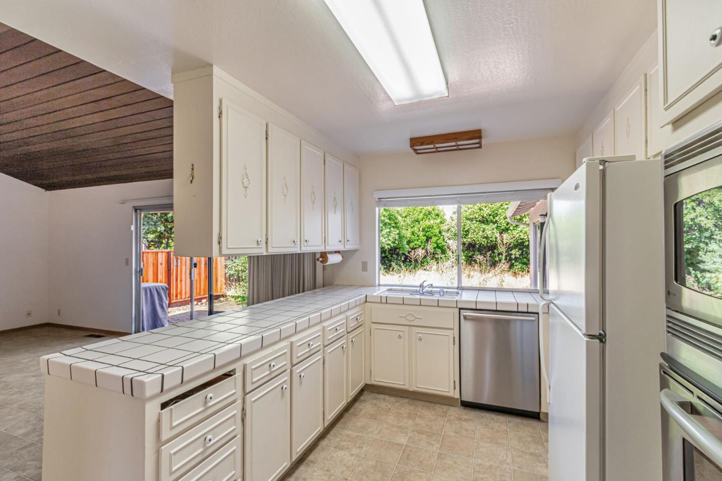 Detail Gallery Image 10 of 28 For 6866 Trinidad Dr, San Jose,  CA 95120 - 4 Beds | 2 Baths