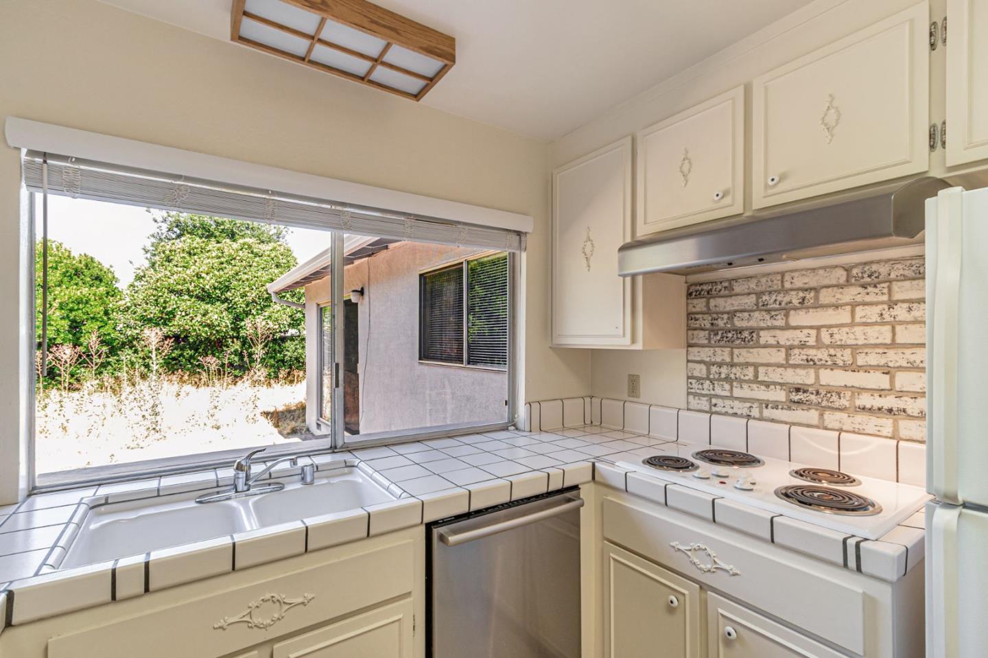 Detail Gallery Image 11 of 28 For 6866 Trinidad Dr, San Jose,  CA 95120 - 4 Beds | 2 Baths