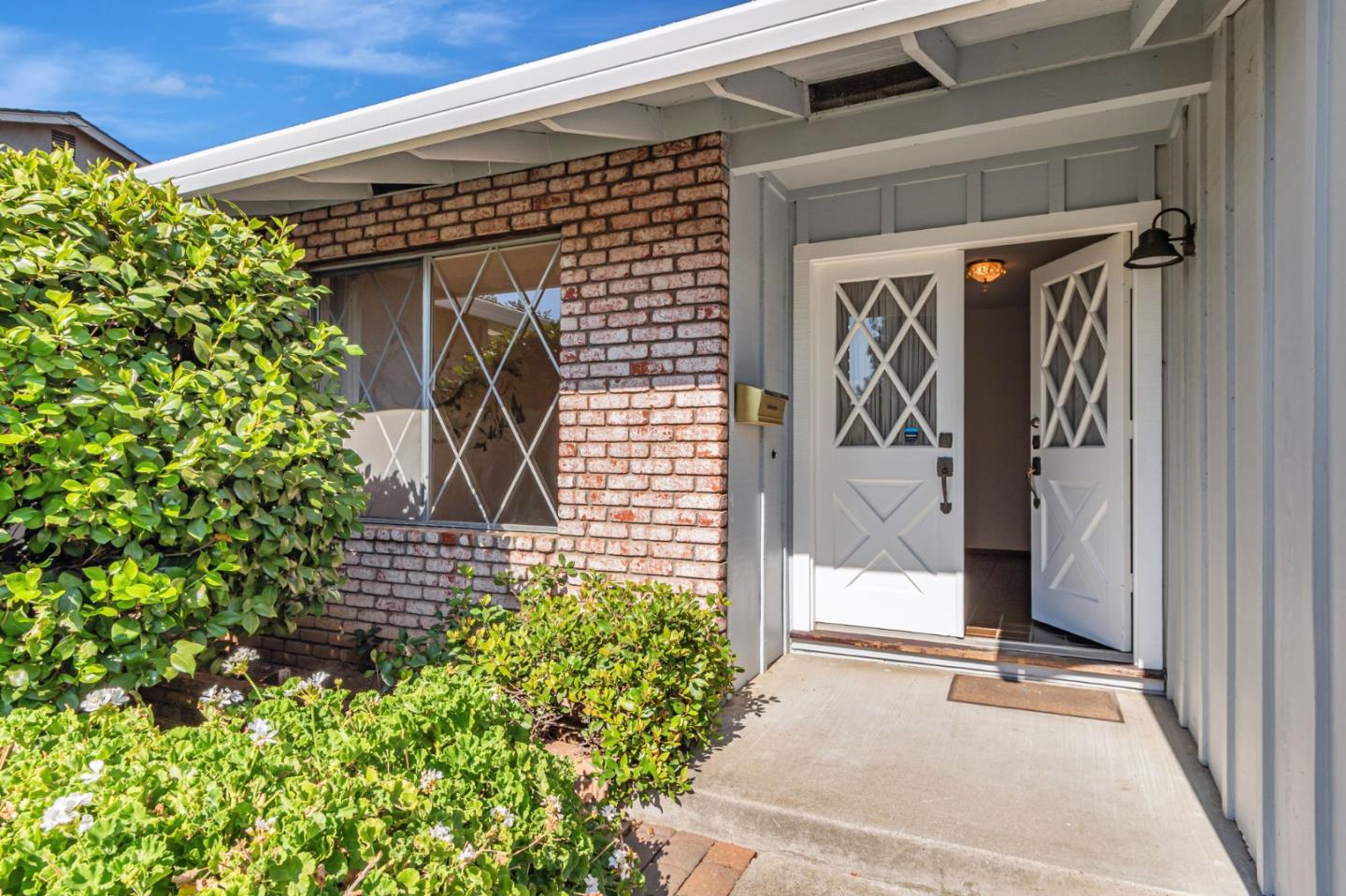 Detail Gallery Image 4 of 28 For 6866 Trinidad Dr, San Jose,  CA 95120 - 4 Beds | 2 Baths