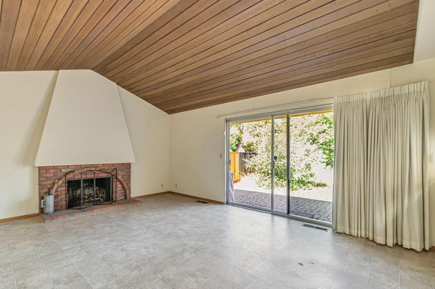 Detail Gallery Image 7 of 28 For 6866 Trinidad Dr, San Jose,  CA 95120 - 4 Beds | 2 Baths