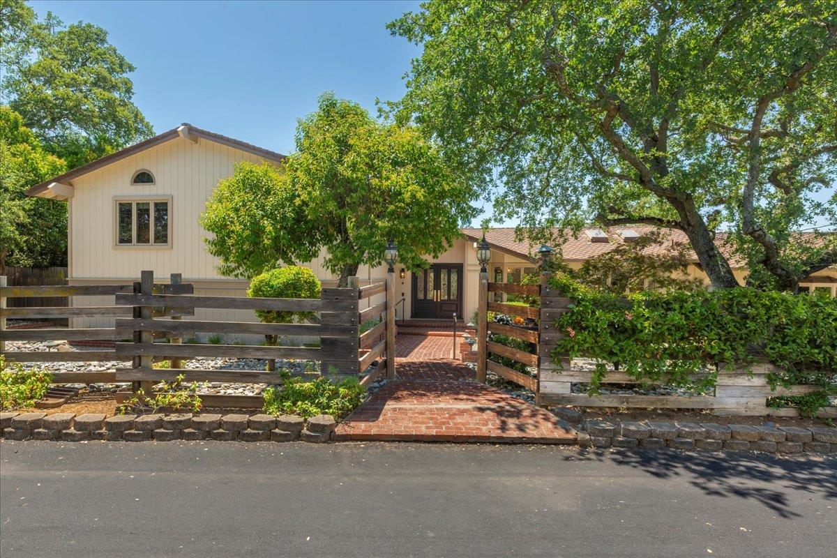 Detail Gallery Image 2 of 78 For 17095 Summit Way, Los Gatos,  CA 95030 - 4 Beds | 3/1 Baths