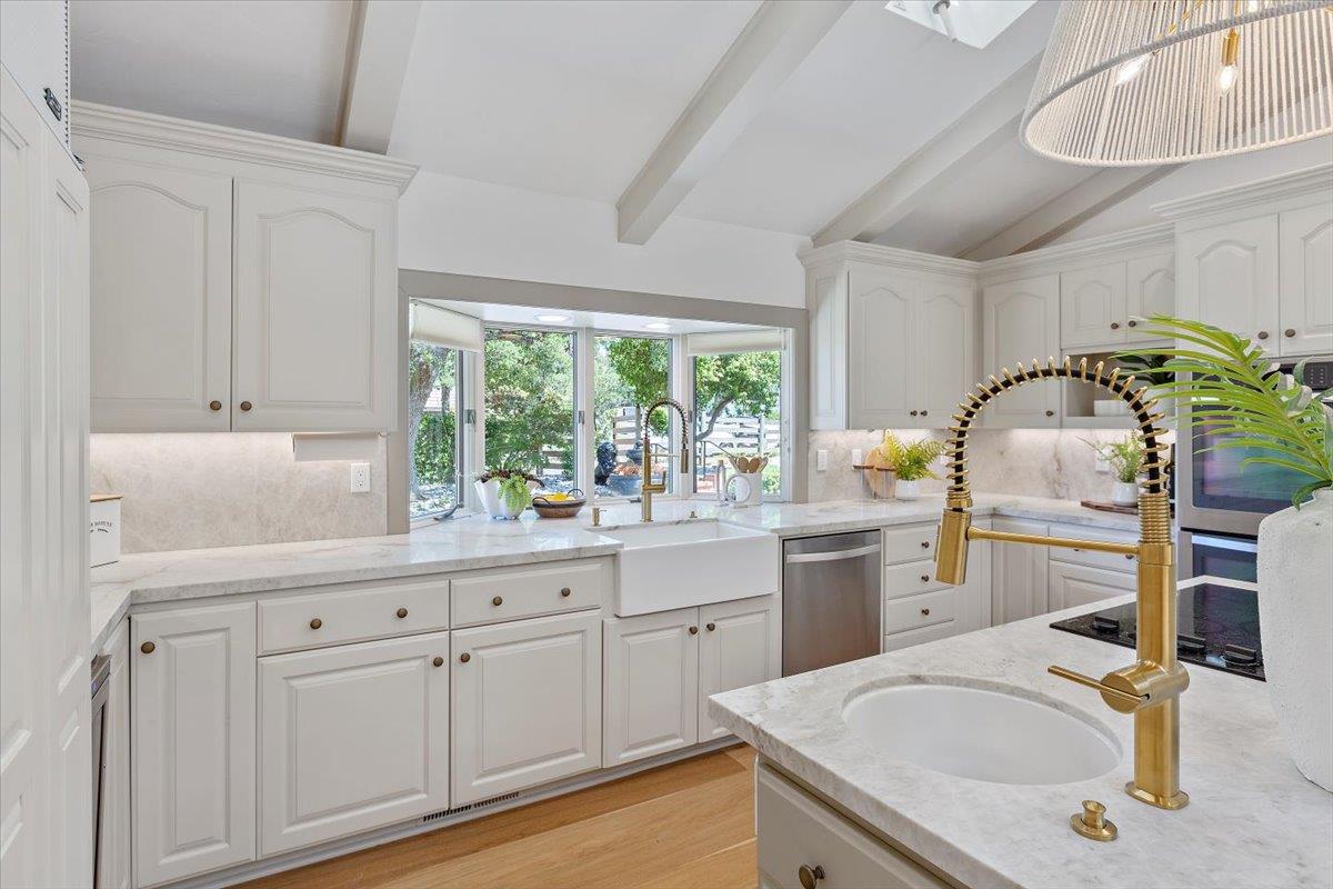 Detail Gallery Image 20 of 78 For 17095 Summit Way, Los Gatos,  CA 95030 - 4 Beds | 3/1 Baths