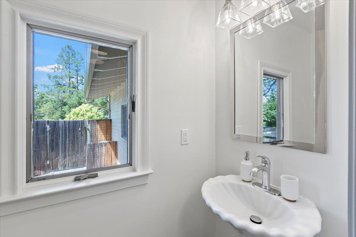 Detail Gallery Image 27 of 78 For 17095 Summit Way, Los Gatos,  CA 95030 - 4 Beds | 3/1 Baths